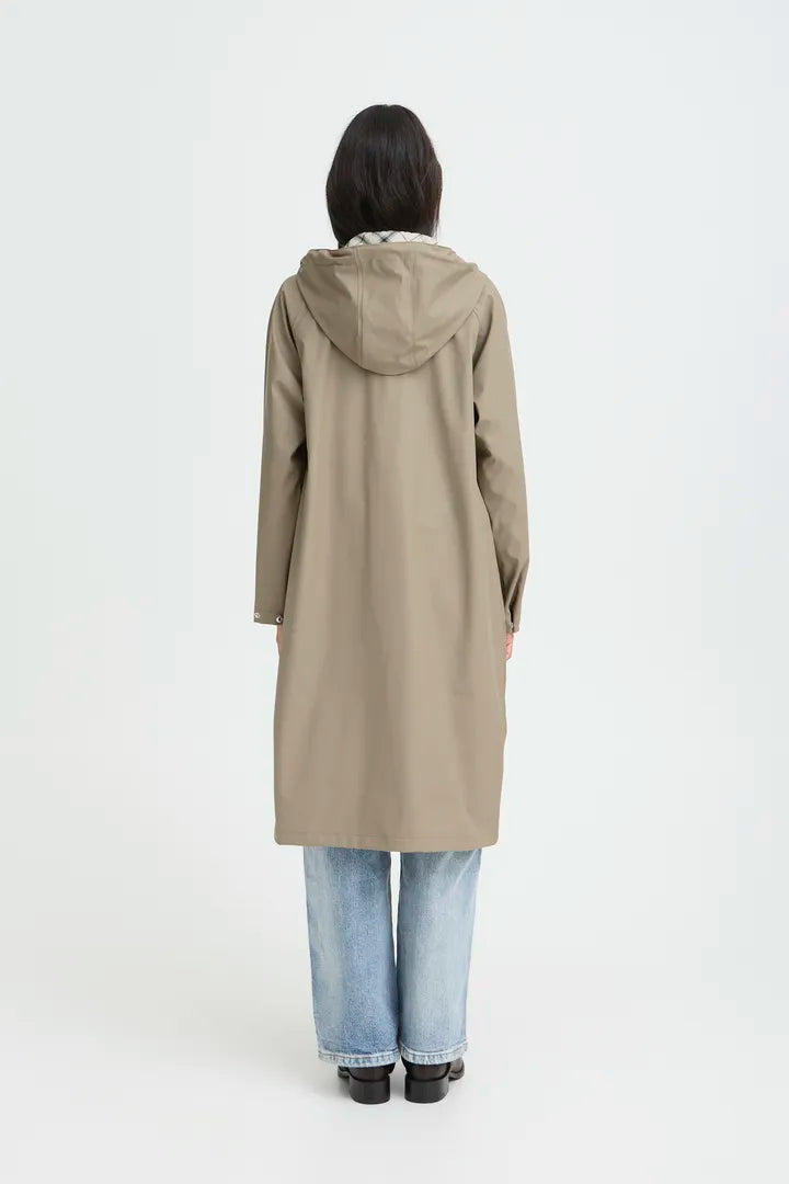 Avan Raincoat