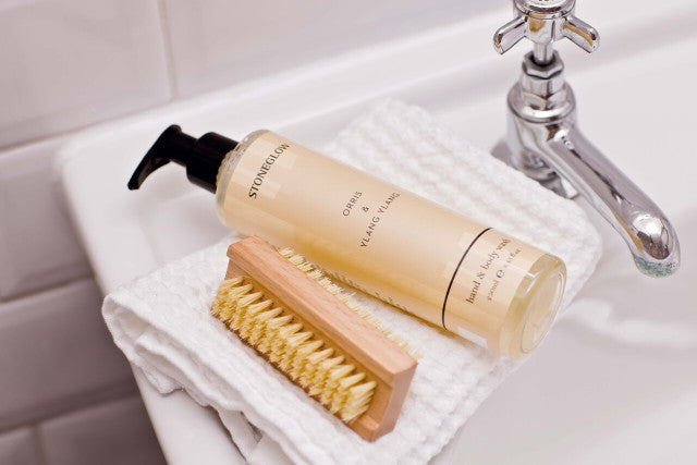 Modern Classics Orris & Ylang Ylang Hand & Body Wash 250ml