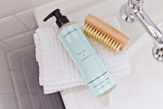 Modern Classics Seasalt & Oakmoss Hand & Body Wash 250ml
